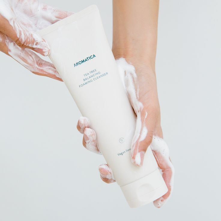 AROMATICA - Tea Tree Balancing Foaming Cleanser